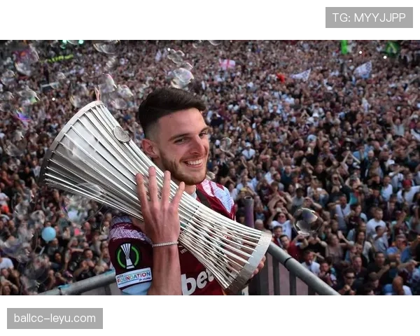 赖斯无球跑动与位置感的战术价值分析