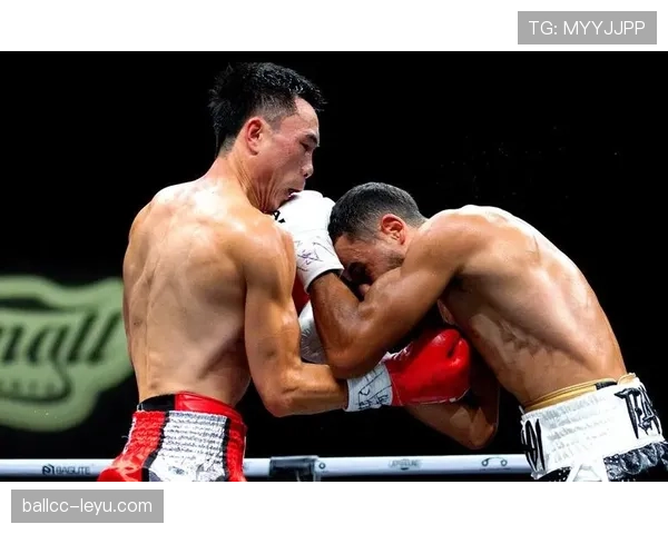 徐灿训练完直接去菜市场砍价，拳台上下反差太大